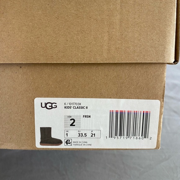 UGG Boots Kids Size 2 - Picture 8 of 8